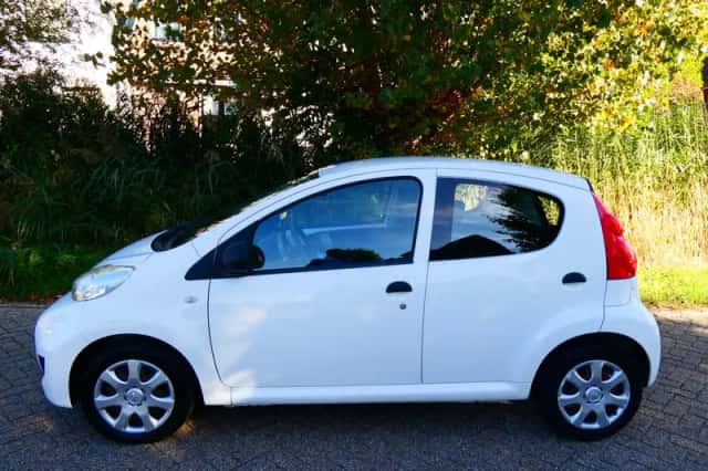 Peugeot 107 (2011) thumbnail 4