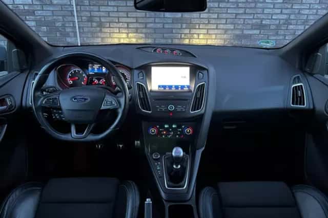 Ford Focus (2017) thumbnail 2
