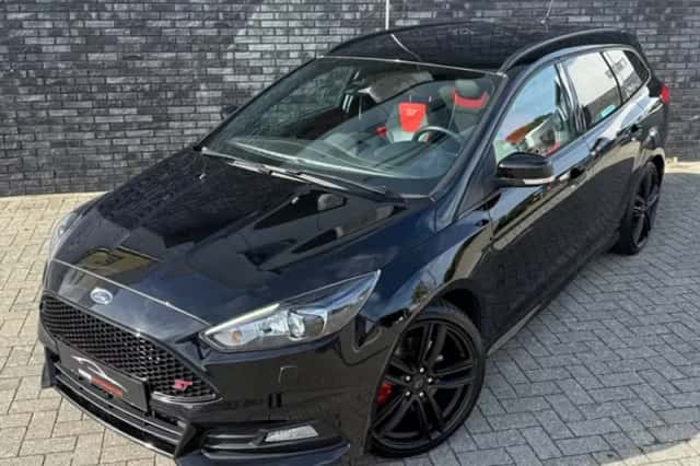 Ford Focus (2018) thumbnail 3
