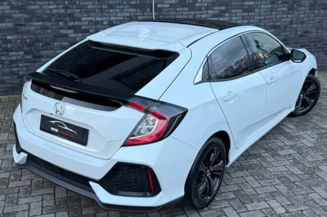 Honda Civic (2017) thumbnail 4