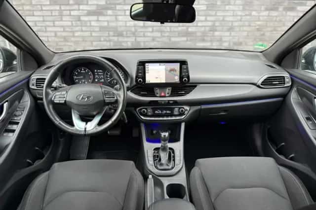 Hyundai i30 (2019) thumbnail 2