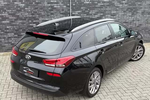 Hyundai i30 (2019) thumbnail 4
