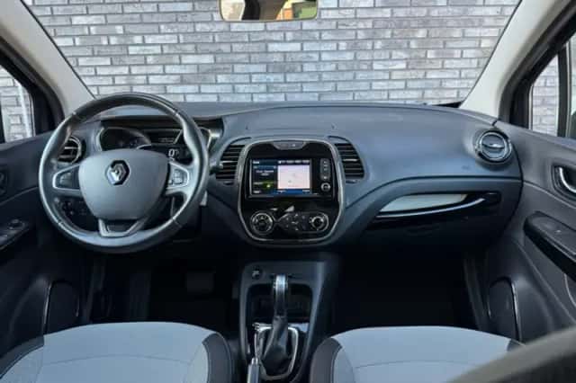 Renault Captur (2017) thumbnail 2