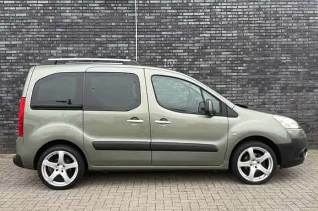 Peugeot Partner (2010) thumbnail 4