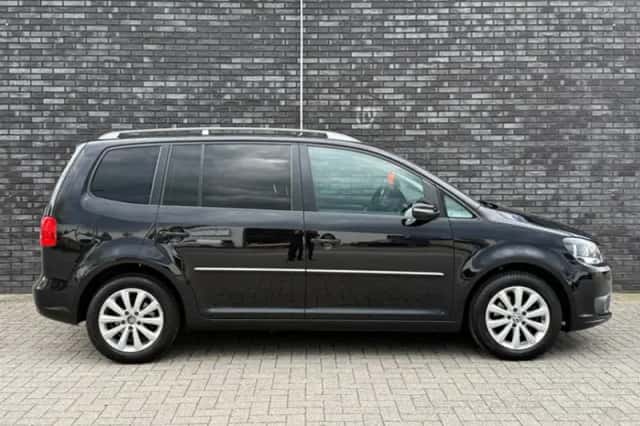 Volkswagen Touran (2012) thumbnail 5