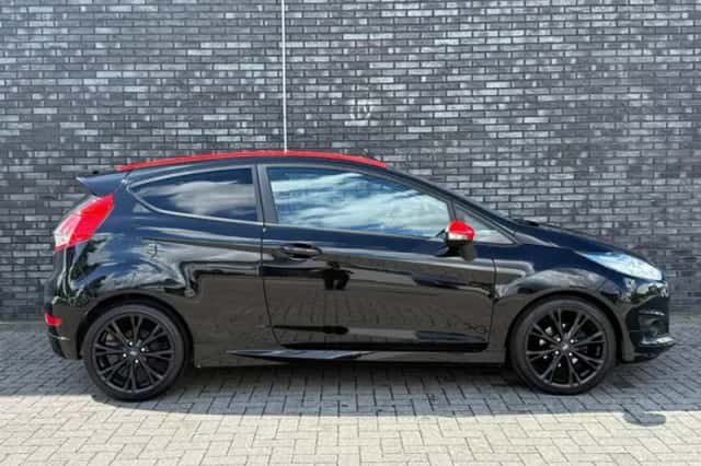 Ford Fiesta (2015) thumbnail 5