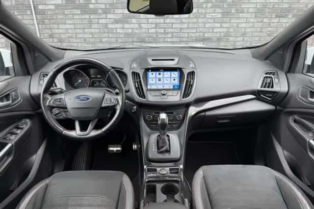 Ford Kuga (2018) thumbnail 2