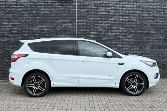Ford Kuga (2018) thumbnail 5