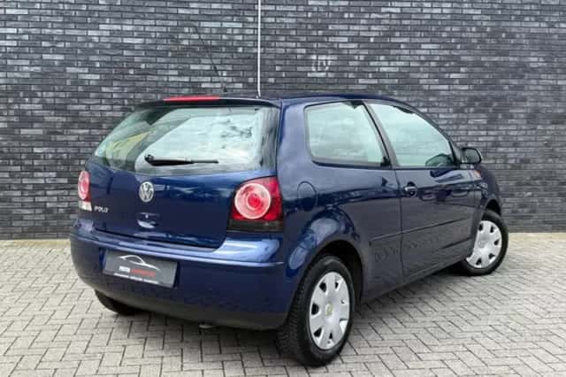 Volkswagen Polo (2009) thumbnail 3