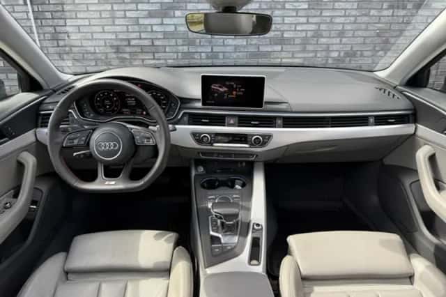 Audi A4 (2017) thumbnail 2