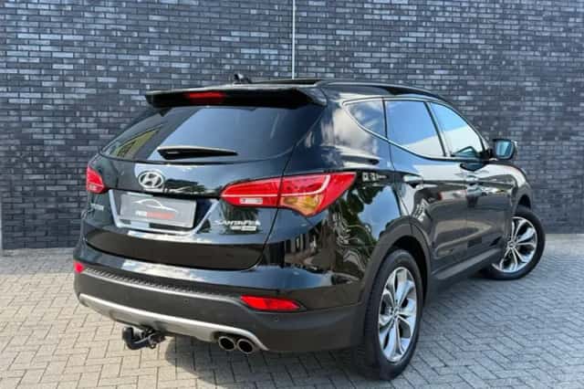 Hyundai Santa Fe (2013) thumbnail 3