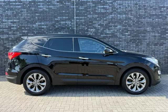 Hyundai Santa Fe (2013) thumbnail 4