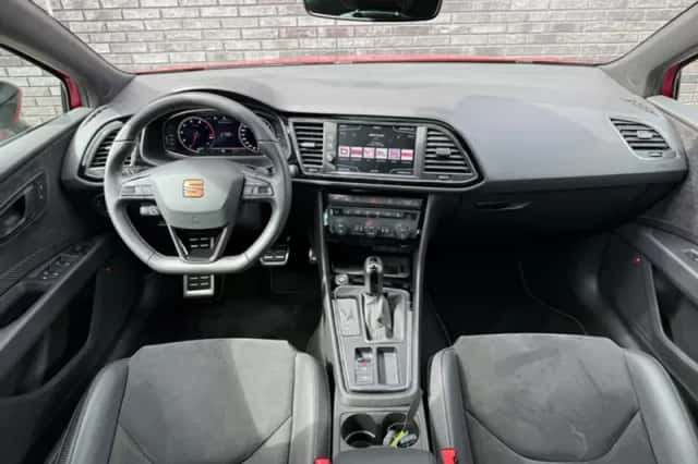SEAT Leon (2019) thumbnail 2