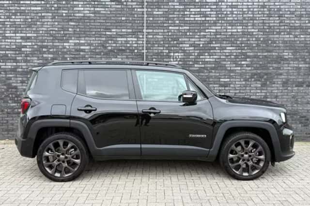 Jeep Renegade (2022) thumbnail 4