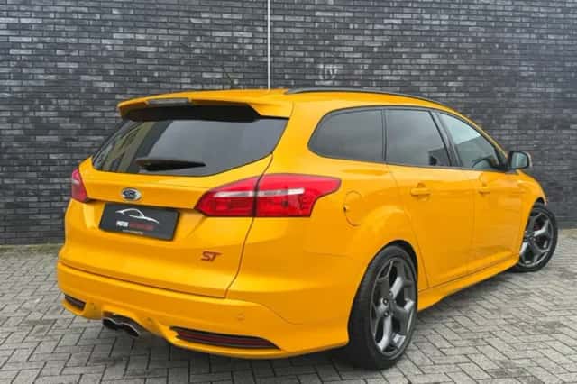 Ford Focus (2015) thumbnail 3