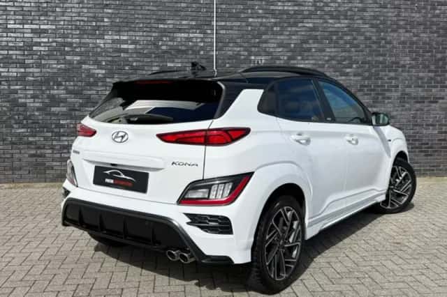 Hyundai Kona (2022) thumbnail 3