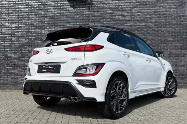 Hyundai Kona (2022) thumbnail 4