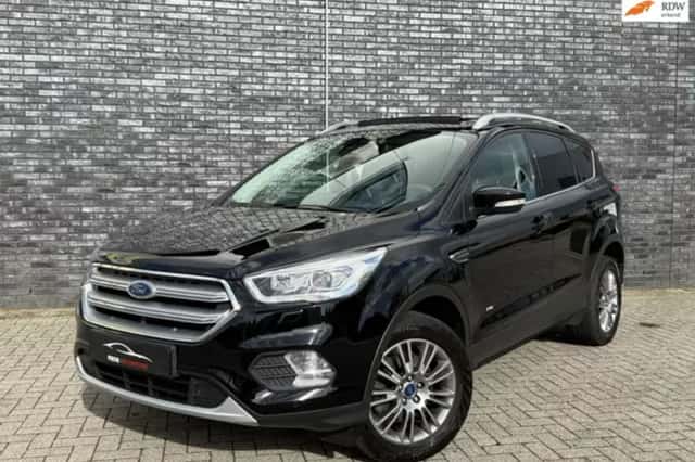 Ford Kuga (2018) thumbnail 1