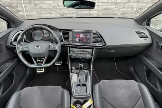 SEAT Leon (2017) thumbnail 2