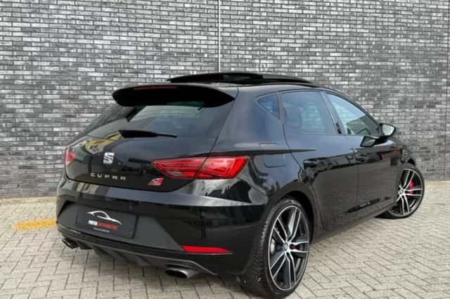 SEAT Leon (2017) thumbnail 3