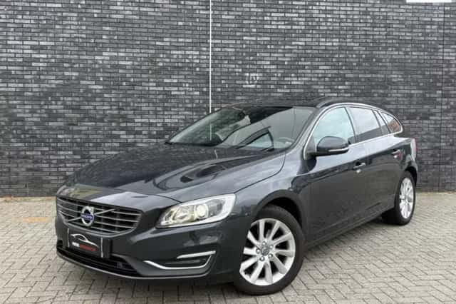 Volvo V60 (2015) thumbnail 1