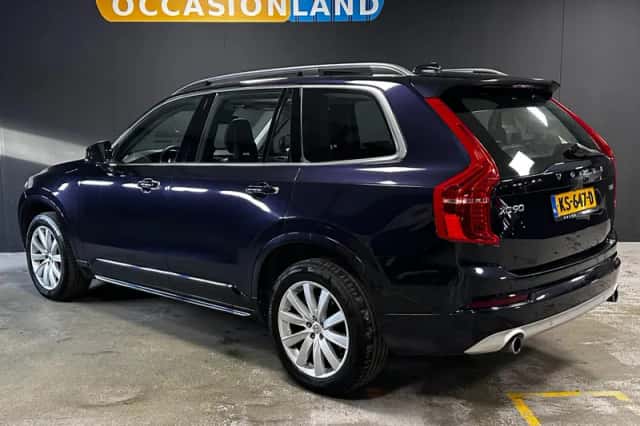 Volvo XC90 (2016) thumbnail 3