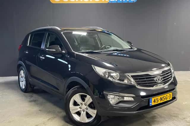 Kia Sportage (2010) thumbnail 2