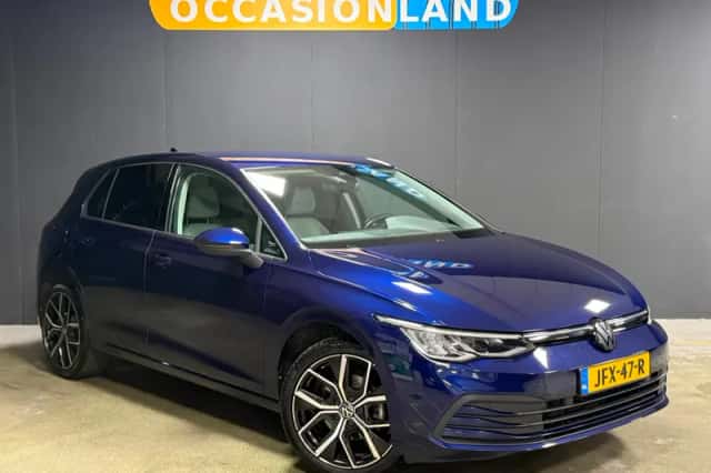 Volkswagen Golf (2022) thumbnail 4