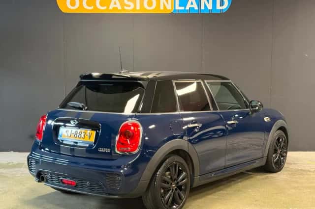 MINI Cooper (2018) thumbnail 2