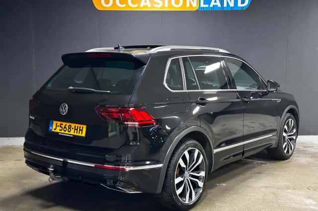 Volkswagen Tiguan (2017) thumbnail 2