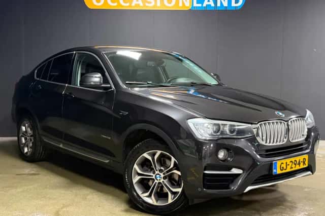 BMW X4 (2015) thumbnail 4