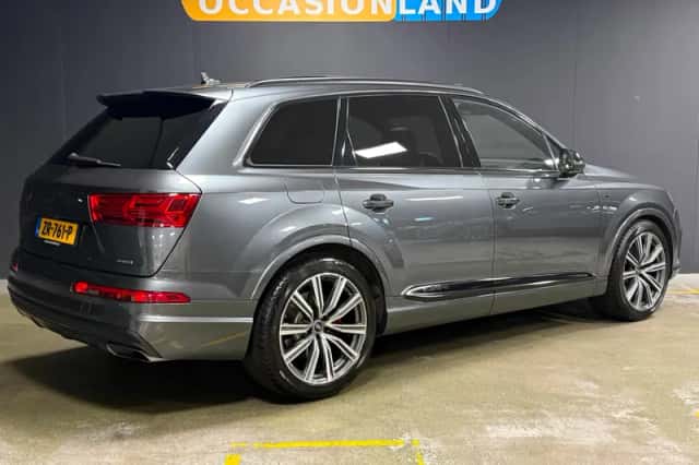 Audi Q7 (2016) thumbnail 2