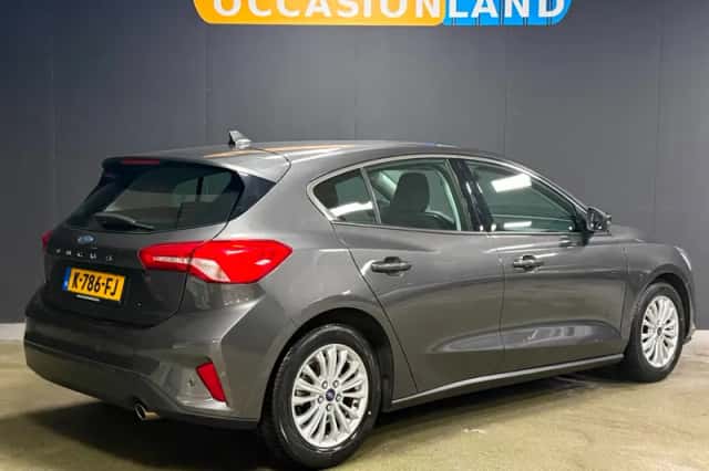 Ford Focus (2019) thumbnail 2