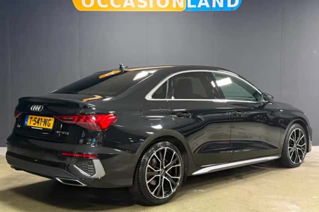Audi A3 (2023) thumbnail 2