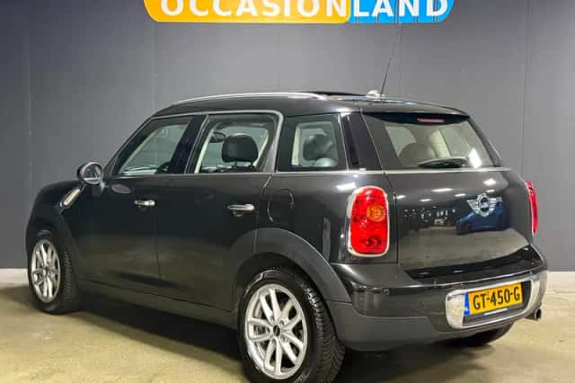 MINI Countryman (2015) thumbnail 3