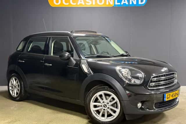 MINI Countryman (2015) thumbnail 4