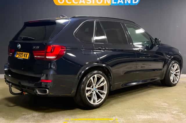 BMW X5 (2017) thumbnail 2