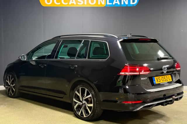 Volkswagen Golf (2018) thumbnail 3