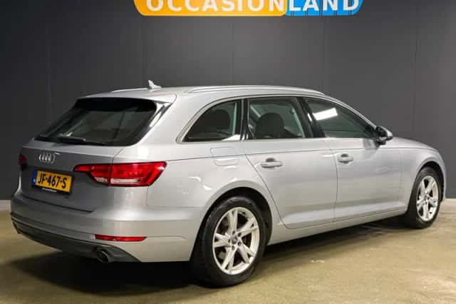Audi A4 (2016) thumbnail 2