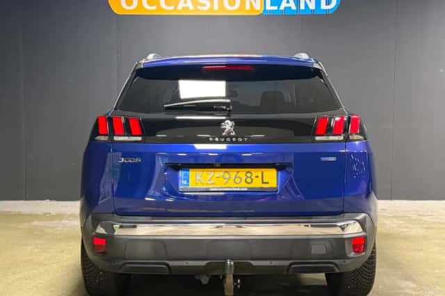 Peugeot 3008 (2016) thumbnail 6