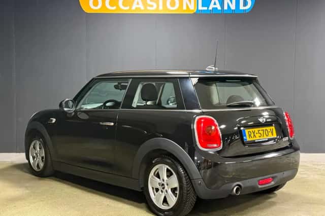 MINI Cooper (2018) thumbnail 3