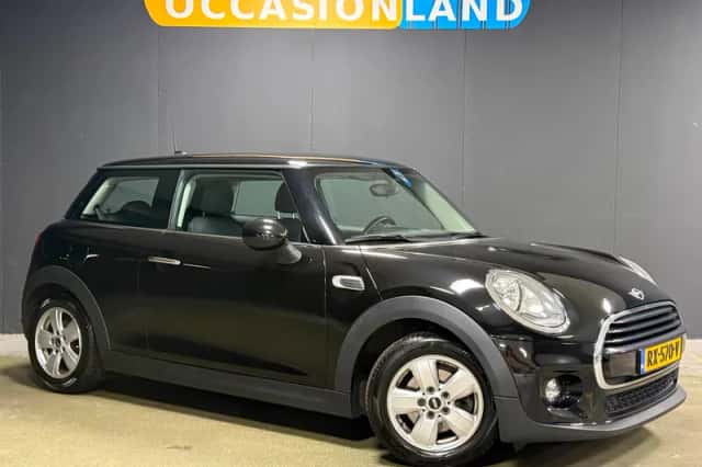 MINI Cooper (2018) thumbnail 4