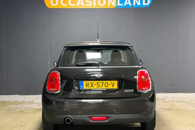MINI Cooper (2018) thumbnail 6