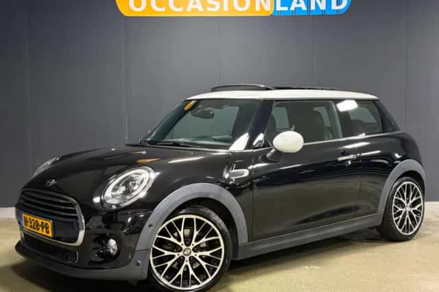 MINI Cooper (2017) thumbnail 1
