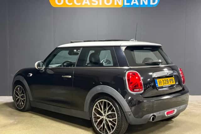 MINI Cooper (2017) thumbnail 3