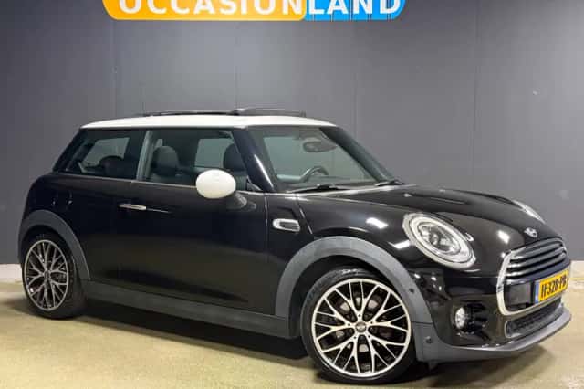 MINI Cooper (2017) thumbnail 4