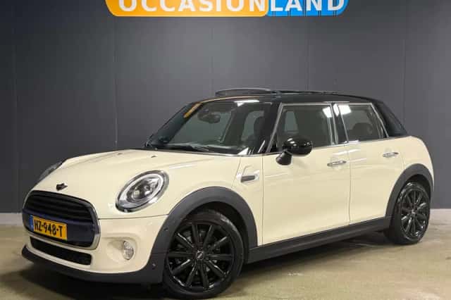 MINI Cooper (2016) thumbnail 1