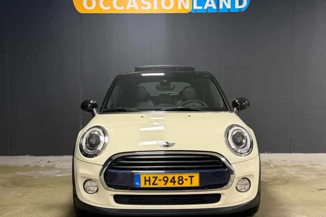 MINI Cooper (2016) thumbnail 5