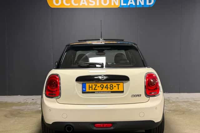 MINI Cooper (2016) thumbnail 6