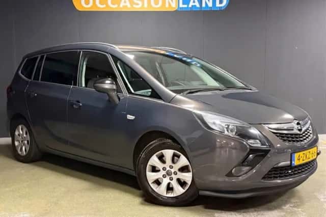 Opel Zafira (2015) thumbnail 4